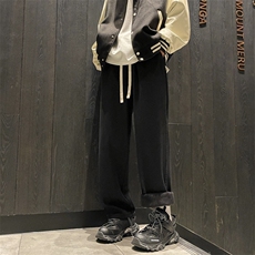 黑色