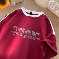 酒红色