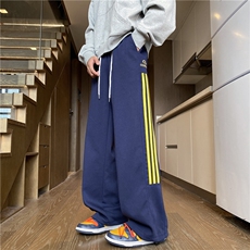深蓝色