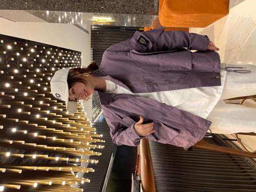 贴标风衣，女装风衣，跳跳谷