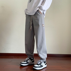 灰色