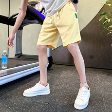 黄色