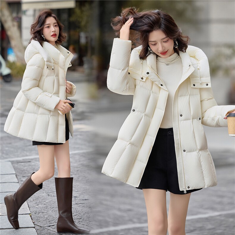 米白色泡芙感轻暖羽绒服女2025冬新款连帽气质收腰显瘦白鸭绒外套，女装羽绒服，仟媚宠