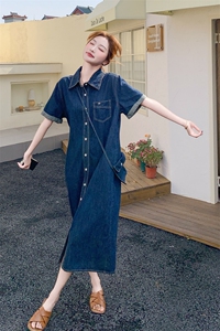 蓝色简单大方的牛仔连衣裙女2025初夏穿搭宽松休闲polo领衬衫裙子图片