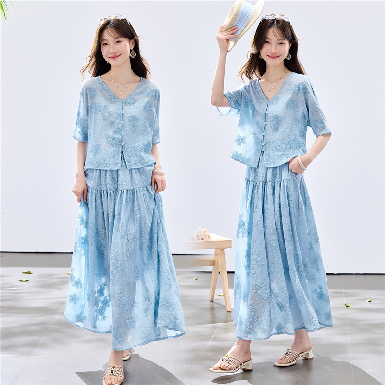 夏季新款现货！2026休闲风宽松版重工刺绣上衣+刺绣大摆半裙套装图片