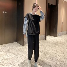 黑色