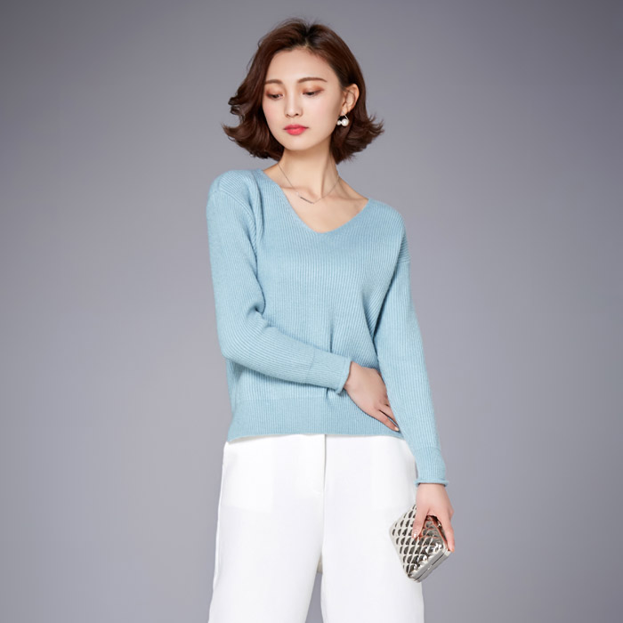 时尚V领宽松红色毛衣女秋冬季新款百搭显瘦长袖针织衫上衣,女装T恤,安之芮娜