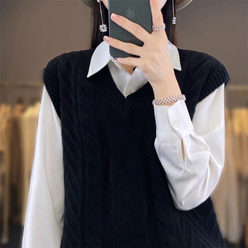 2025年秋季新款百搭女士菱形麻花V领无袖马甲,女装羊毛衫,春贝羊绒