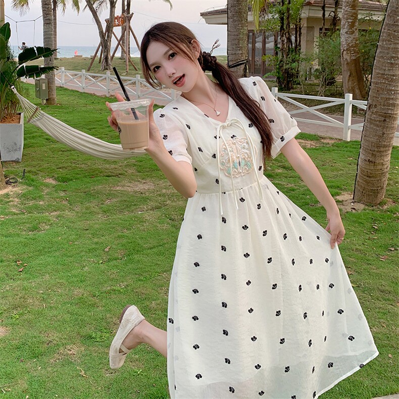 【现货】2025夏装新款时尚复古风刺绣新中式波点连衣裙,女装连衣裙,先锋丽姿