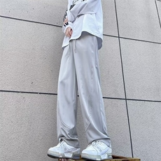 灰色