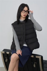 现货2025年新款冬季90白鸭绒马甲，女装马甲，阳光伊恋