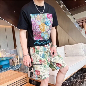 2025新品欧货短袖上衣短裤套装高级感宽松男士潮牌花印花薄两件套图片