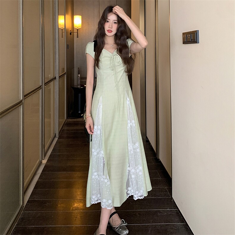 蕾丝拼接绿色连衣裙女夏2025新款高级感流行绝美超火小众设计感,女装连衣裙,浙宝305