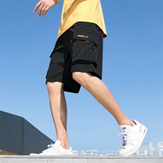 黑色