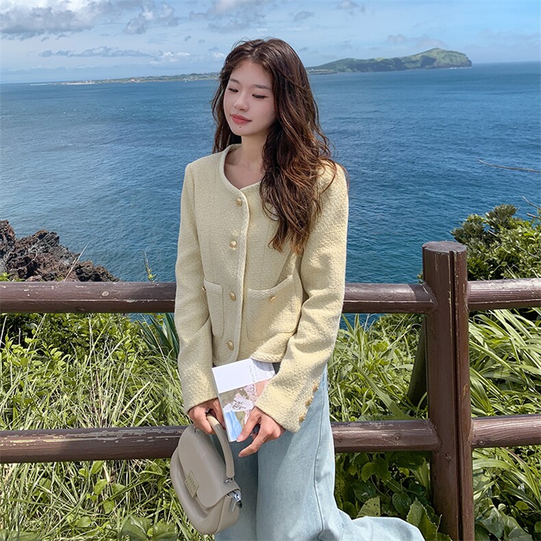 2026韩系氛围感小香风短外套女秋季新款格子V领宽松百搭通勤开衫,女装短外套,艾米莉亚
