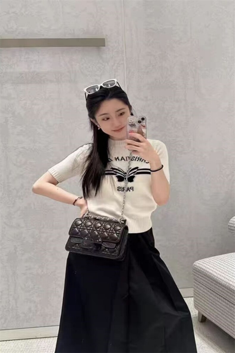 2025年夏季时尚潮流圆领通勤女款短袖,女装T恤,锦瑟羊绒