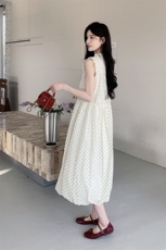 法式波点无袖连衣裙女2025夏季新款高级感气质收腰显瘦花苞背心裙，女装连衣裙，2C159