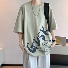 淡绿色