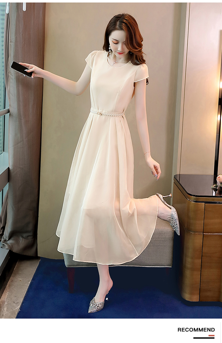 Abito attillato tinta unita in stile fata estate 2024 con cintura in vita_voghion.com