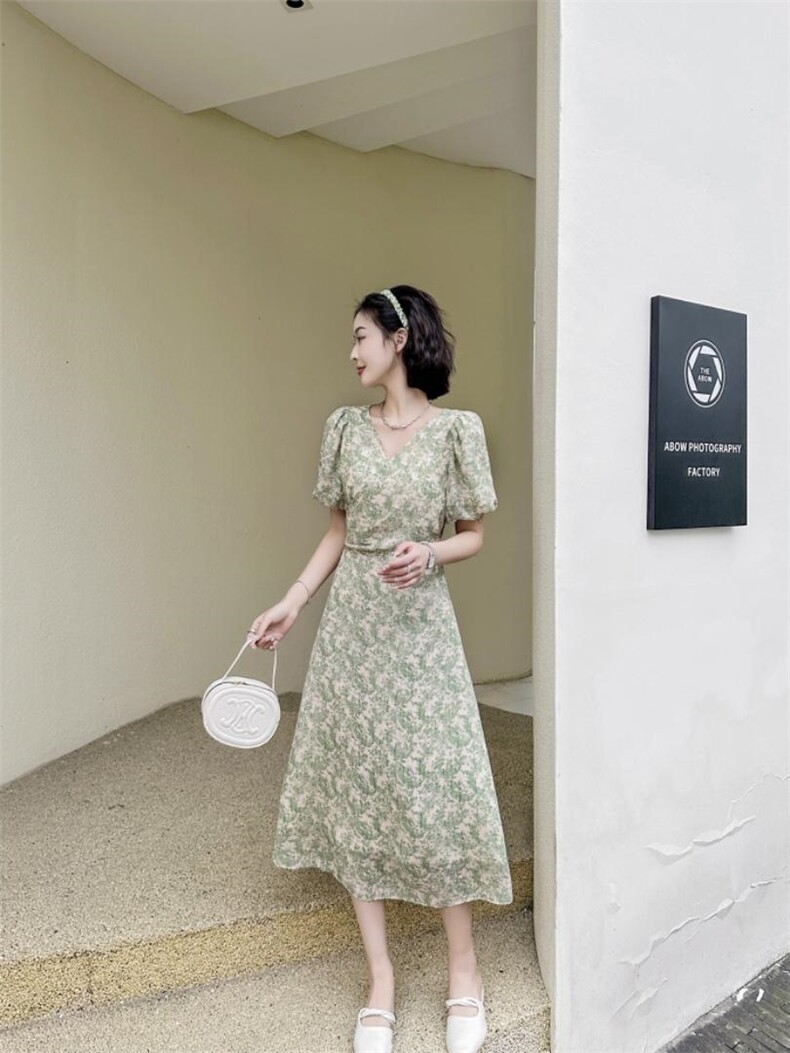 现货夏季短袖连衣裙韩版修身V领腰带调节大小,女装连衣裙,荷塘月色