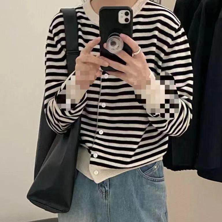 秋冬新款圆领毛衣黑白条纹长袖保暖针织打底衫，女装针织衫/毛衣，鑫友供货