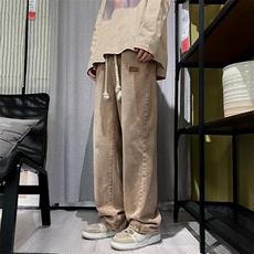 深棕色