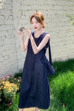 牛仔无袖连衣裙女夏季新款复古通勤显瘦A字中长裙，女装连衣裙，纯色衣恋