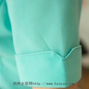 时尚优雅女装西装外套 修身显瘦短袖设计 清新薄荷绿 适合职场与日常穿着图片