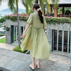 绿色超火V领系带连衣裙女夏高级感小个子超好看a字裙海边度假风，女装连衣裙，2C158