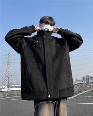 黑色