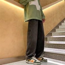 黑色