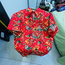 红色