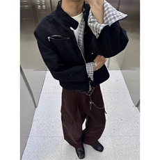 黑色
