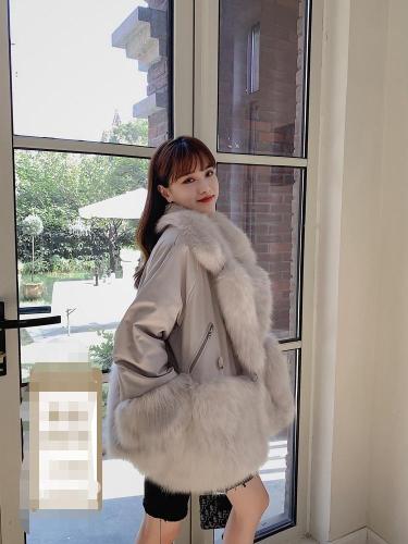 ZHG8109时尚真狐狸毛领?口下摆内胆羽绒两面穿皮草羽绒服,女装皮草,L·H·X