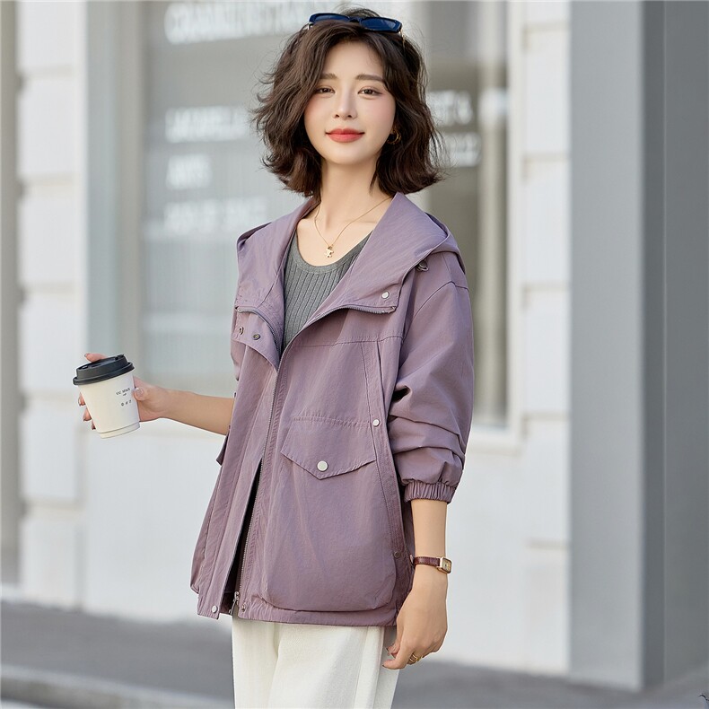 洋气减龄紫色休闲连帽外套女2025秋季新款宽松显瘦冲锋衣夹克上衣,女装短外套,依万里
