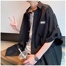 黑色