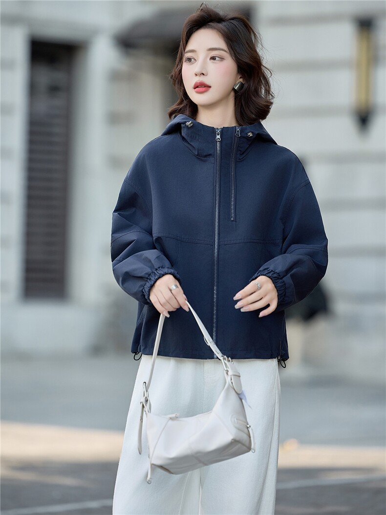 通勤长袖连帽插肩袖格子拼接连帽风衣女,女装短外套,微微衣阁