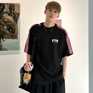 抖音得物品质二开240克宽松纯棉美式潮牌印花三条杠中性风短袖T恤图片