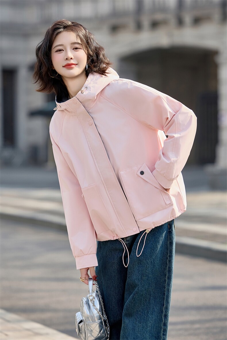 2025春秋新款小个子宽松休闲气质百搭粉色连帽工装冲锋衣外套女,女装短外套,依路服饰
