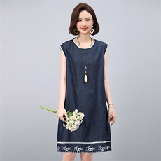 2025年夏季中长款牛仔连衣裙无袖，女装连衣裙，小林双子