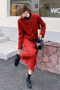 羽绒服两件套2024年冬季新款高级感纯色短外套配半身裙套装女图片