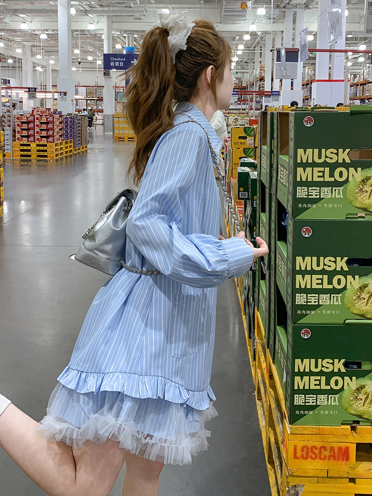 蓝色条纹连衣裙女春初2025新款超火洋气减龄超好看蕾丝拼接衬衫裙,女装连衣裙,浙宝220