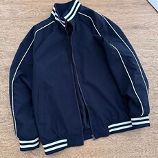 藏青色