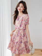 碎花短袖连衣裙女2025夏季新款小个子时尚收腰显瘦中长款a字裙子，女装连衣裙，美沁