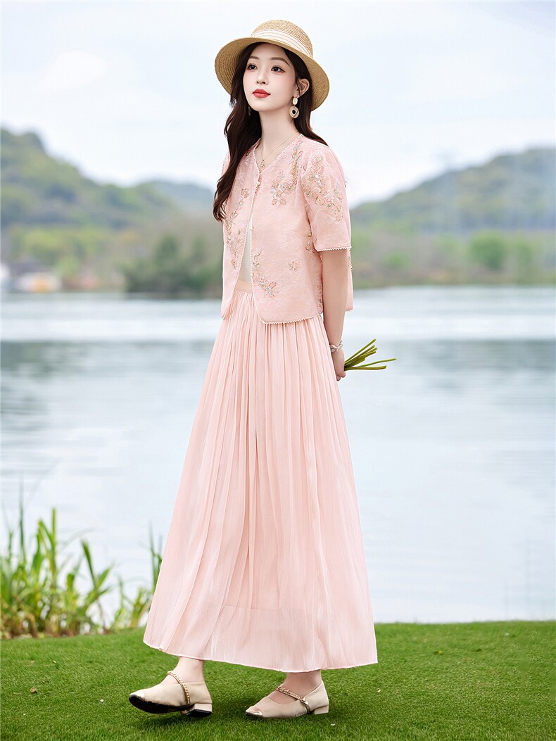 2026夏装新款重工艺刺绣钉珠两件套女套装女,女装套装/套裙,贵人树