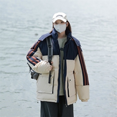 卡其色