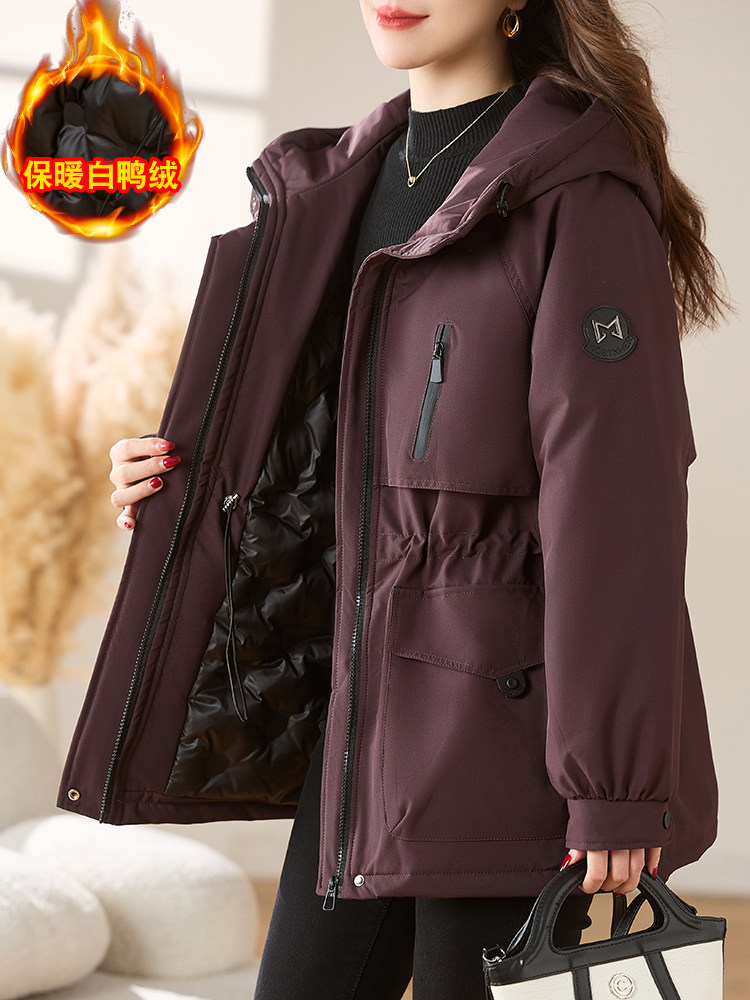 红工装羽绒服女2025冬季新款加厚保暖白鸭绒内胆派克服外套,女装羽绒服,慕咨