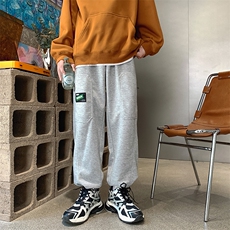 灰色
