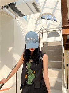 背心上衣图片