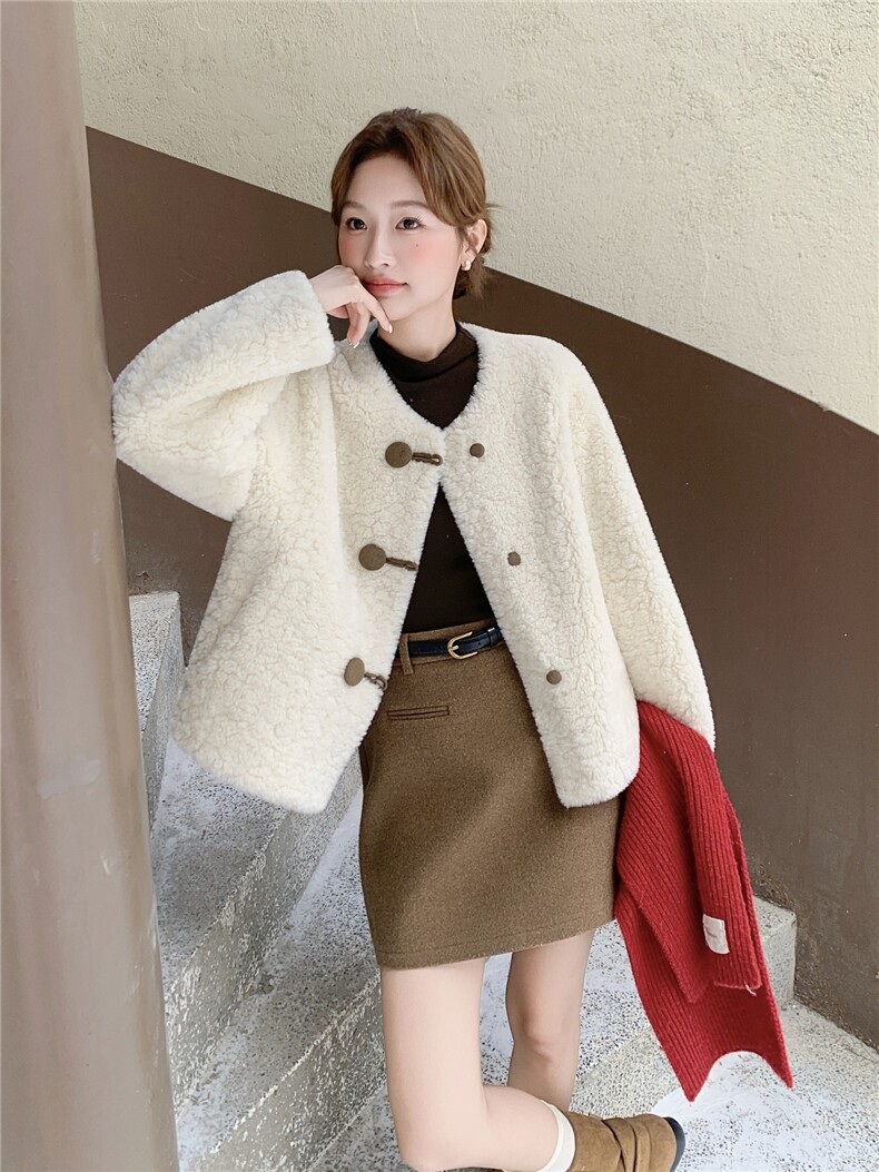 现货210-3286-P175-K258欧货皮毛一体羊羔毛外套可爱风,女装羊羔毛/颗粒绒,韩蜜菓